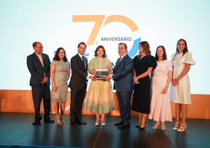 Raquel Peña resalta aporte de Mera Fondeur al desarrollo de Santiago durante sus 70 años