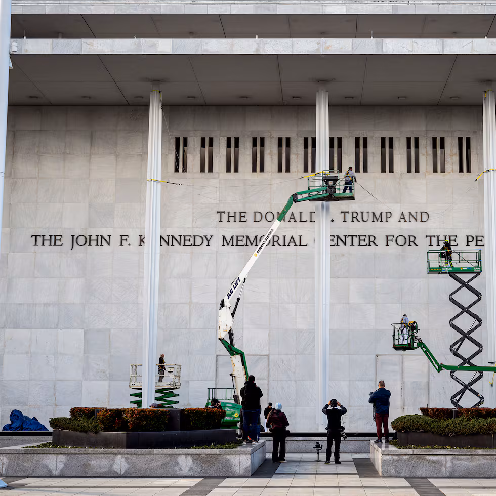 Kennedy Center cerrará por reparaciones en medio de disputa por el nombre de Trump