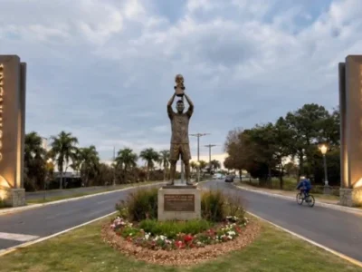 La ciudad homenajea al capitán tras su retiro de la Albiceleste