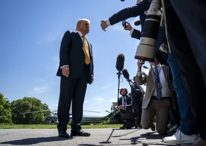 Tres medios estadounidenses demandan a Trump tras ser vetados de la Casa Blanca