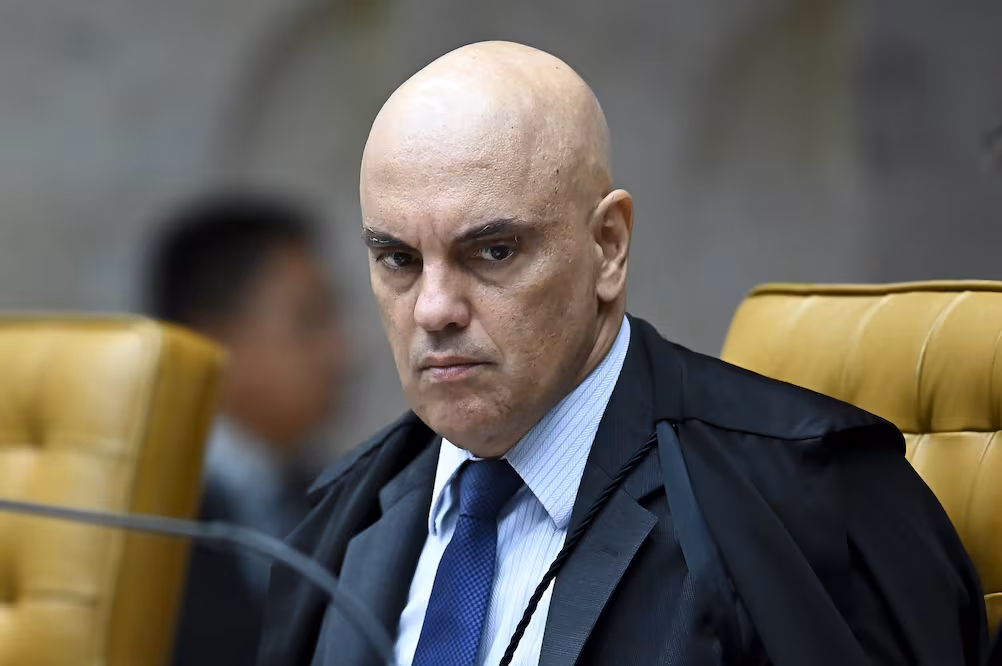 Juez Alexandre de Moraes enfrenta nuevas cuestionamientos por vínculos con banquero preso en Brasil