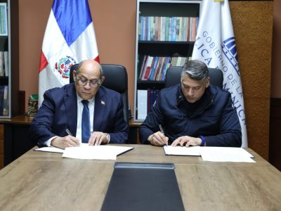 Mescyt y Arajet impulsan formación en aviación