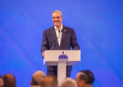 Orgullo nacional: Abinader elogia a los jóvenes que devolvieron la marca mundial de lectura al país