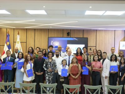 Escuelas Vocacionales resaltan liderazgo de sus estudiantes en primera edición del Premio Líderes de Impacto 2026