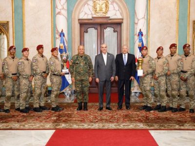 Abinader felicita a soldados dominicanos campeones de Fuerza Comando Paraguay 2026 y anuncia ascensos
