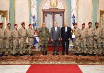 Abinader felicita a soldados dominicanos campeones de Fuerza Comando Paraguay 2026 y anuncia ascensos