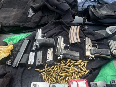 PN ocupa fusiles, pistolas y yipetas tras persecución en Azua