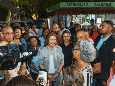 Carolina Mejía fortalece la seguridad en 20 sectores de los kilómetros de la Independencia con la iluminación de 77 calles