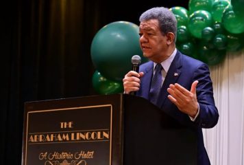 Leonel Fernández propone fortalecer el vínculo con la diáspora más allá de las remesas