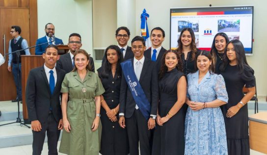 Club de Ideas Políticas PUCMM juramenta nueva directiva 2026–2027