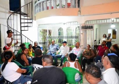 Abel Martínez propone educación técnica y apoyo al emprendimiento
