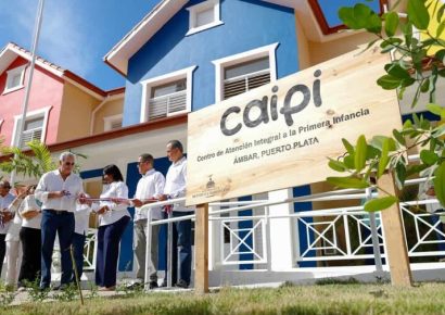 Abinader entrega obras educativas y puente Camú en jornada de trabajo en Puerto Plata