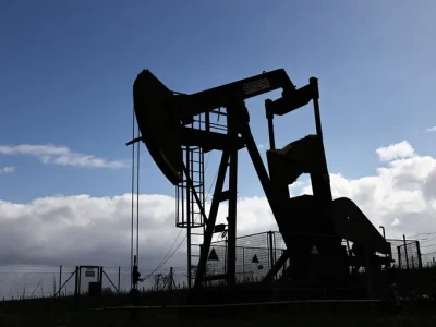 El petróleo Brent supera los 106 dólares ante el aumento de las tensiones entre EE. UU. e Irán