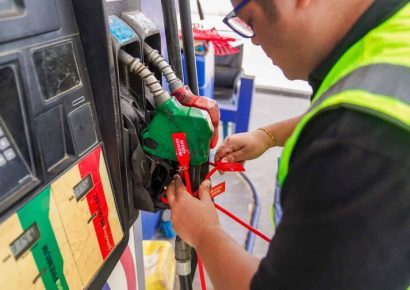 Gobierno mantiene congelados precios de combustibles con subsidio récord