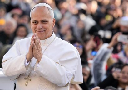 El papa León XIV lleva un mensaje de fe y esperanza a Francia y llama a recuperar sus raíces cristianas