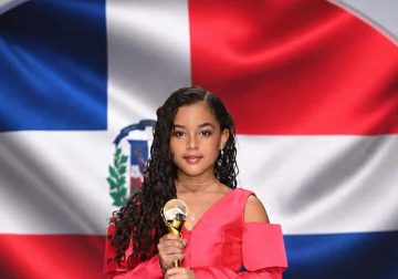 Scarlett Barett recibe título internacional en moda infantil