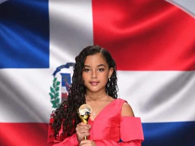Scarlett Barett recibe título internacional en moda infantil
