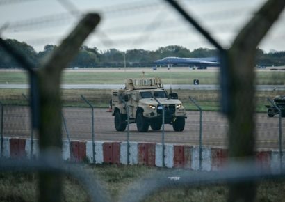 Irán niega vínculos con supuesto plan terrorista contra base militar británica usada por EE. UU.