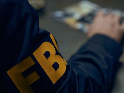 FBI busca a fugitivo que defraudó $26 millones con falsa app