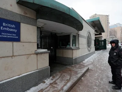 Rusia detiene a guardia de embajada británica por supuesto complot vinculado a Ucrania