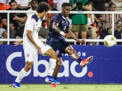 Con el himno en pecho la selección Dominicana de futbol enfrenta a Haití mañana