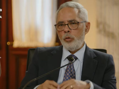 Asesor económico destaca volatilidad inédita en seis años de gestión