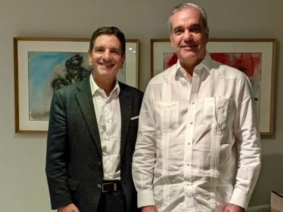 Abinader recibe a presidente de Google Cloud en Santiago