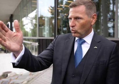 Dimite el ministro de Defensa de Estonia tras polémica por compra de armas