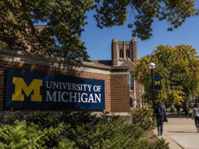 La Universidad de Michigan elimina las calificaciones del primer semestre para combatir la crisis de salud mental