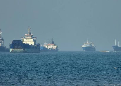 China pide a Irán y EE. UU. retomar el diálogo y reabrir el estrecho de Ormuz