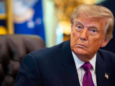 Trump modifica las normas de eficiencia de combustible para automóviles en EE.UU.