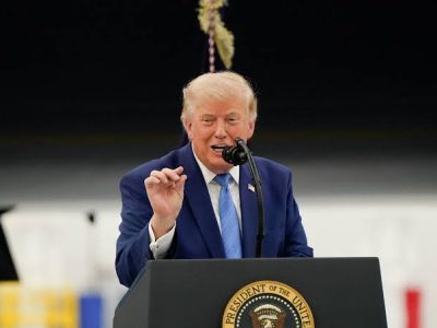 Trump celebra el operativo que impidió un presunto ataque contra una base británica utilizada por EE. UU.