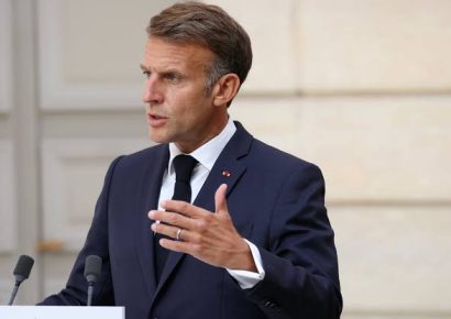Macron acusa a Rusia de intensificar sus acciones hostiles contra Europa
