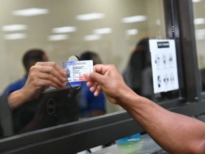 Poder Ejecutivo modifica reglamento y elimina límite de edad para licencias de conducir