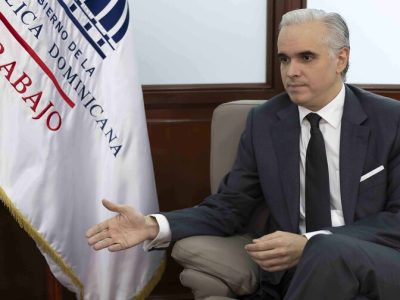 Educación respalda AWS Entrena RD para formar 50 mil personas