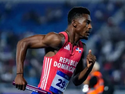 Dominicano Christopher Melenciano hace historia con récord mundial en los 100 metros para atletas sordos en Japón