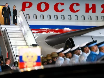 Putin llega a Nueva Delhi para reunirse con Modi durante la cumbre de los BRICS