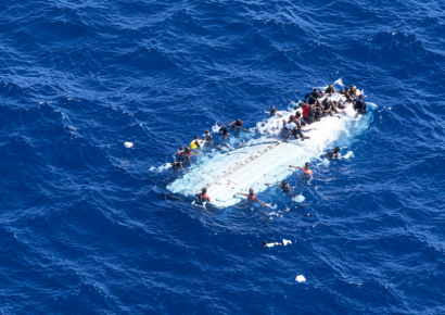 Guardia Costera rescata 40 migrantes tras naufragio en isla de Mona