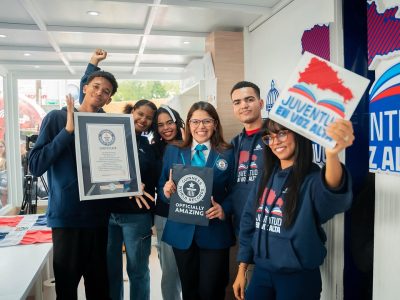 RD recupera Récord Guinness con 500 horas de lectura continua