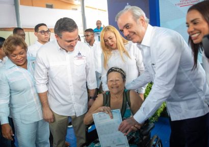 Comunitarios destacan gestión de Abinader en Santo Domingo Norte tras entrega de 422 títulos de propiedad
