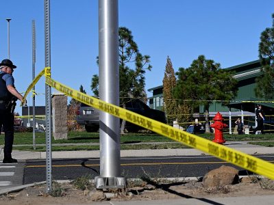 Tiroteo en escuela de Oregón deja cinco muertos, entre ellos tres niños y una maestra