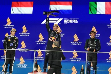Verstappen triunfa en Singapur en una carrera que termina con Leclerc segundo y Antonelli tercero