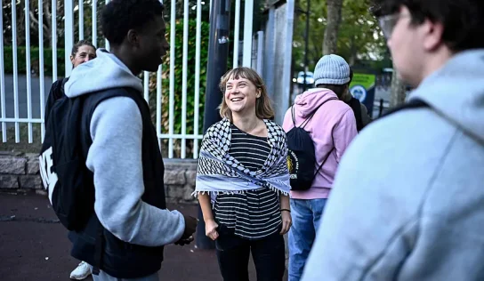 Greta Thunberg se une a las protestas estudiantiles en Francia