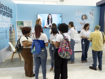 Superintendencia de Bancos impulsa educación financiera durante Feria del Libro 2026