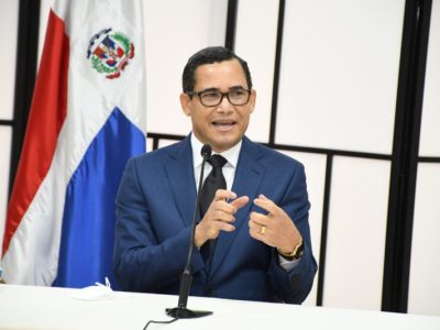 Olivares llama a asumir prevención del cáncer de mama en Octubre Rosa