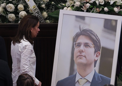 Viuda de Miguel Uribe Turbay pide investigar si la orden de su asesinato salió del Congreso