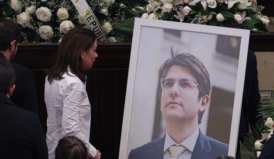 Viuda de Miguel Uribe Turbay pide investigar si la orden de su asesinato salió del Congreso