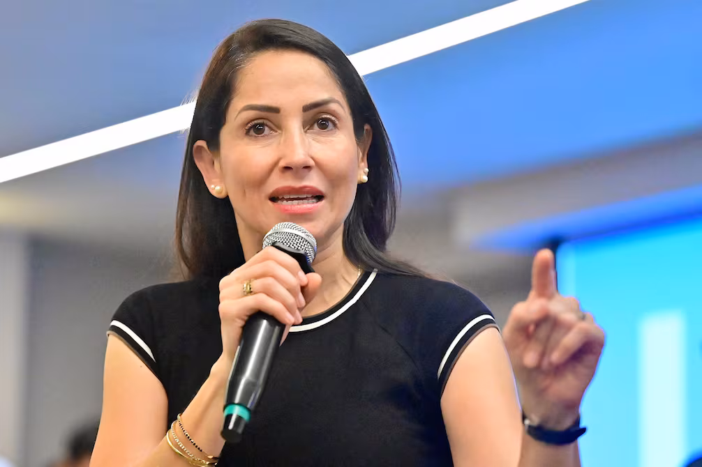 Detienen en Ecuador a la excandidata presidencial Luisa González por investigación sobre presunto lavado de dinero