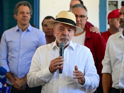 Lula vota confiado en São Bernardo y asegura que ganará