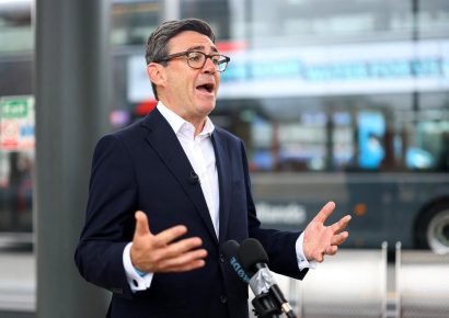 Burnham tilda a Rusia de «enemiga» y la acusa de interferir en la política de Francia y Alemania